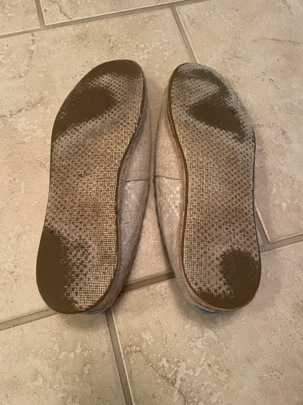 Toms Beige Canvas Slip-On Flats with Light Blue Logo Patch Size 10 - Picture 4 of 7
